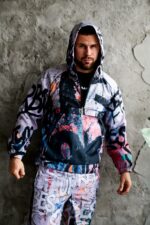 Мужской Белый Спортивный Костюм Плащевка в Принт Граффити (Анорак + Джоггеры)