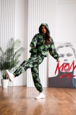 Женский Черный Спортивный Костюм Плащевка в Принт Смайлы (Анорак + Джоггеры)