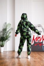 Женский Черный Спортивный Костюм Плащевка в Принт Смайлы (Анорак + Джоггеры)