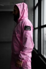 Мужской Ветрозащитный Розовый Спортивный Костюм с Кантом и Нашивкой на Рукаве (Анорак + Джоггеры)