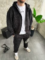 Мужской Графитовый Спортивный Костюм на Молнии с Принтом Змей на Спине (На Флисе)