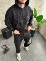 Мужской Графитовый Спортивный Костюм на Молнии с Принтом Змей на Спине (На Флисе)