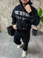 Мужской Графитовый Спортивный Костюм Варенка на Молнии с Принтом Надписью (На Флисе)