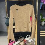 Женский Бежевый Рваный Свитер - Приталенный с Рукавами Клеш