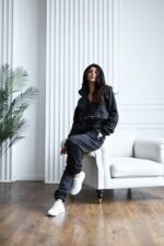 Женский Теплый Флисовый Черный Спортивный Костюм - Анорак с Капюшоном + Штаны Джоггеры