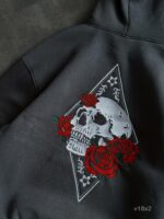 Мужское Графитовое Худи Утепленное на Флисе - Оверсайз с Вышивкой Череп в Розах