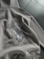 Мужское Утепленное Серое Худи на Флисе - Свободного Кроя с Вышивкой на Спине