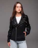 Женская Кожаная Черная Куртка Косуха Стеганая на Плечах