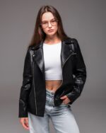 Женская Кожаная Черная Куртка Косуха Стеганая на Плечах