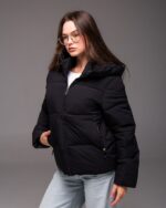 Женская Демисезонная Стеганая Черная Куртка с Капюшоном