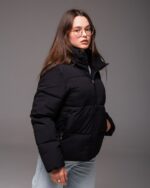 Женская Демисезонная Стеганая Черная Куртка с Капюшоном