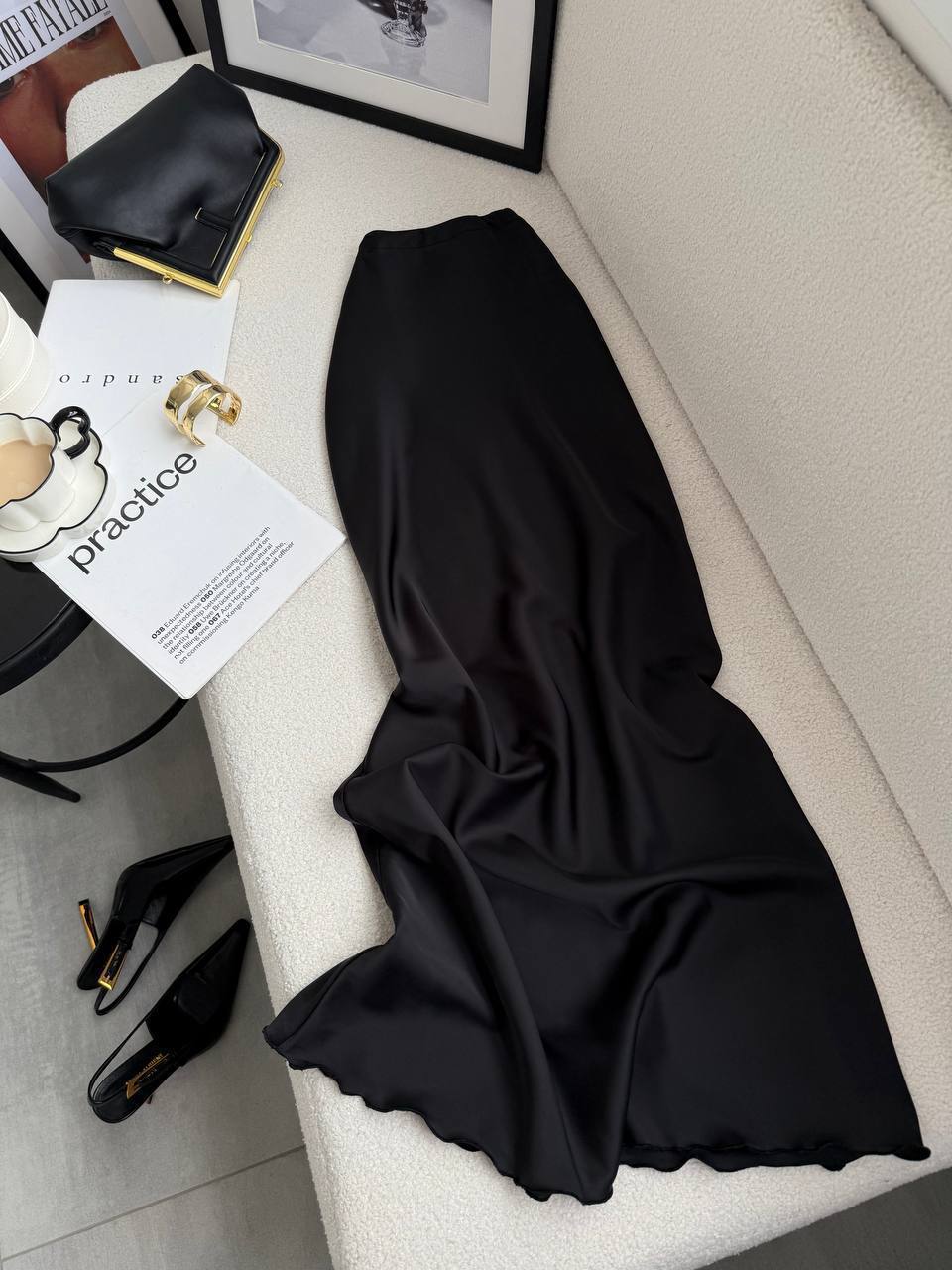 photo_2026-01-15_08-36-16 Женская Длинная Шелковая Черная Юбка с Резинкой в Поясе