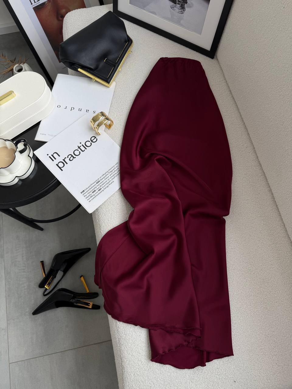 photo_2026-01-15_08-36-33 Женская Длинная Шелковая Бордовая Юбка с Резинкой в Поясе