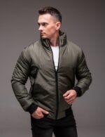 Мужская Демисезонная Куртка Хаки под Горло с Прорезиненными Змейками