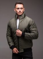 Мужская Демисезонная Куртка Хаки под Горло с Прорезиненными Змейками