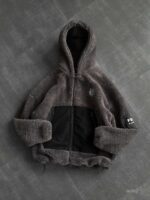Мужская Плюшевая Графитовая Кофта Барашек на Молнии с Капюшоном и Вставкой из Плащевки