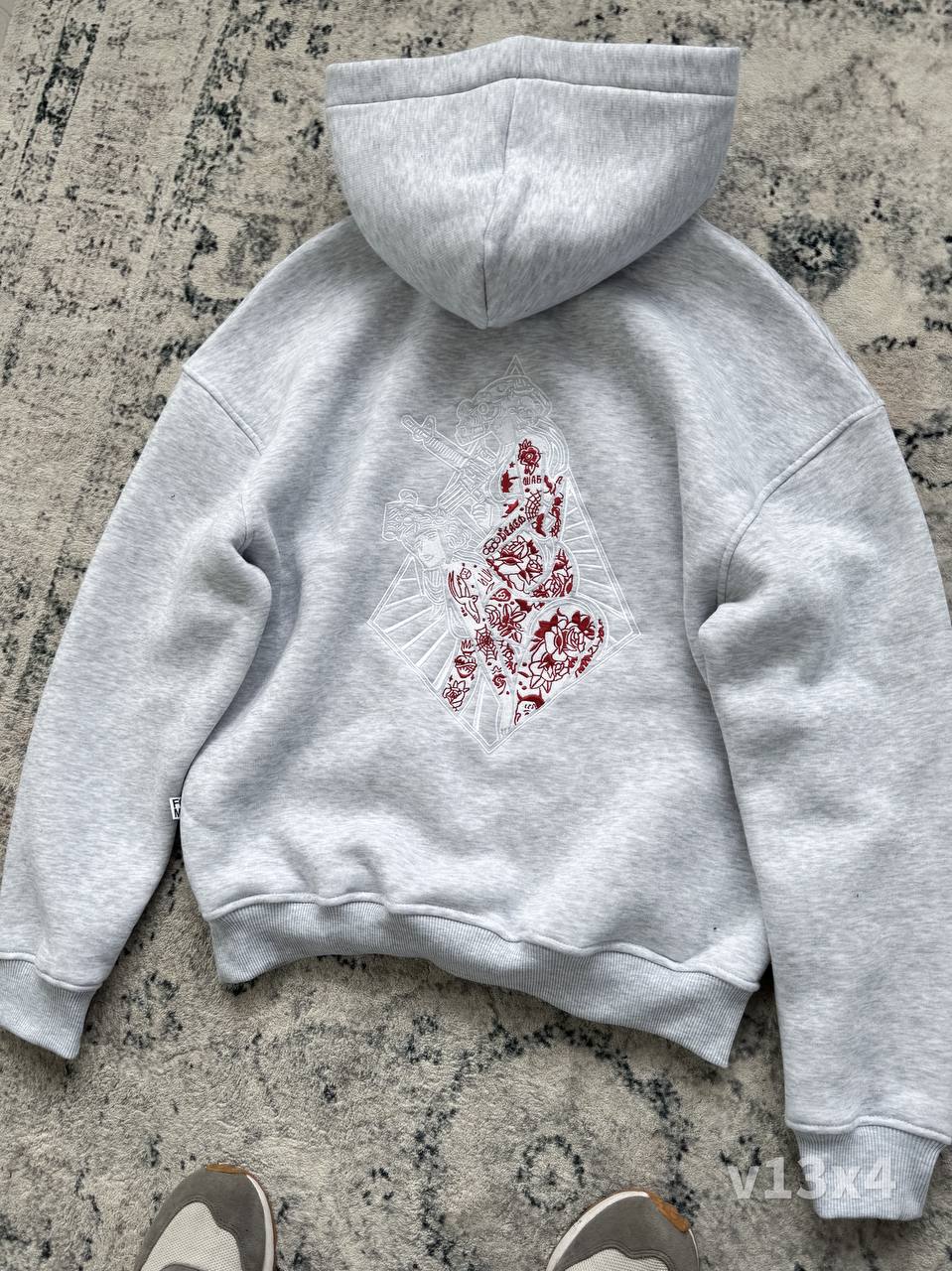 photo_2026-01-16_15-38-14 Мужское Худи Серое Меланж Трехнитка Свободного Кроя с Вышивкой Девушки