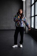 Женская Зимняя Разноцветная Куртка с Капюшоном в Принт