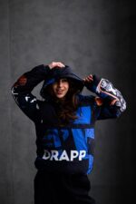 Женский Утепленный Черный Анорак в Принт с Мишкой