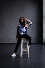 Женский Утепленный Черный Анорак в Принтах