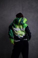 Женский Утепленный Зеленый Анорак в Принт