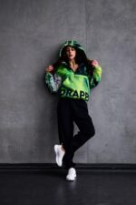 Женский Утепленный Зеленый Анорак в Принт