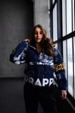 Женский Утепленный Темно-Синий Анорак в Принт с Мишкой