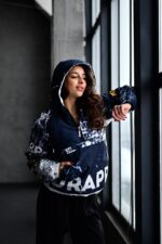 Женский Утепленный Темно-Синий Анорак в Принт с Мишкой