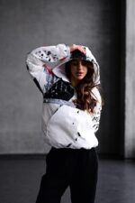 Женский Утепленный Белый Анорак в Принт Губы