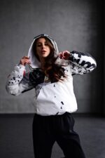 Женский Утепленный Белый Анорак в Принт Губы