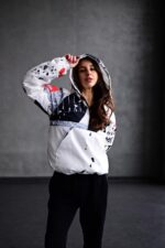 Женский Утепленный Белый Анорак в Принт Губы