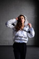 Женский Утепленный Белый Анорак в Принт Губы