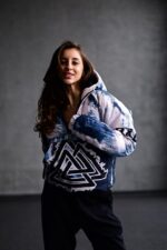 Женский Утепленный Темно-Синий Анорак в Принт с Птицей на Спине