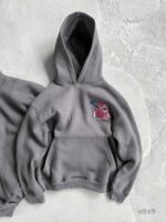 Женское Утепленное Темно-Серое Худи Оверсайз на Флисе с Маленькой Вышивкой Стич Ангел