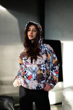 Женский Утепленный Белый Анорак в Мультяшный Принт