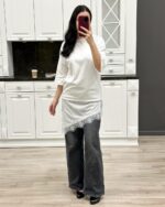 Женская Удлиненная Белая Футболка с Кружевной Обробкой по Низу