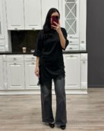 Женская Удлиненная Черная Футболка с Кружевной Обробкой по Низу