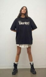 Женская Объемная Черная Футболка Оверсайз с Надписью "Talented"