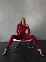 Женский Бордовый Бодистокинг в Стразах - Облегающий с Открытым Плечом и Вырезами