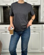 Женская Базовая Темно-Серая Футболка Свободного Кроя с Легким Блеском