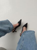 Женские Лаковые Черные Туфли Слингбэки на Маленьком Каблуке с Острым Носом и Открытой Пяткой