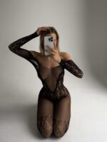 Женский Черный Бодистокинг в Сеточку с Кружевными Вставками и Открытыми Плечами