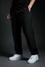 Мужские Черные Спортивные Штаны Плащевка Свободного Кроя с Резинкой в Поясе