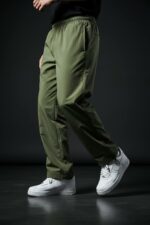 Мужские Спортивные Штаны Хаки Плащевка Свободного Кроя с Резинкой в Поясе