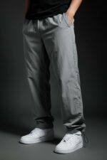 Мужские Серые Спортивные Штаны Плащевка Свободного Кроя с Резинкой в Поясе