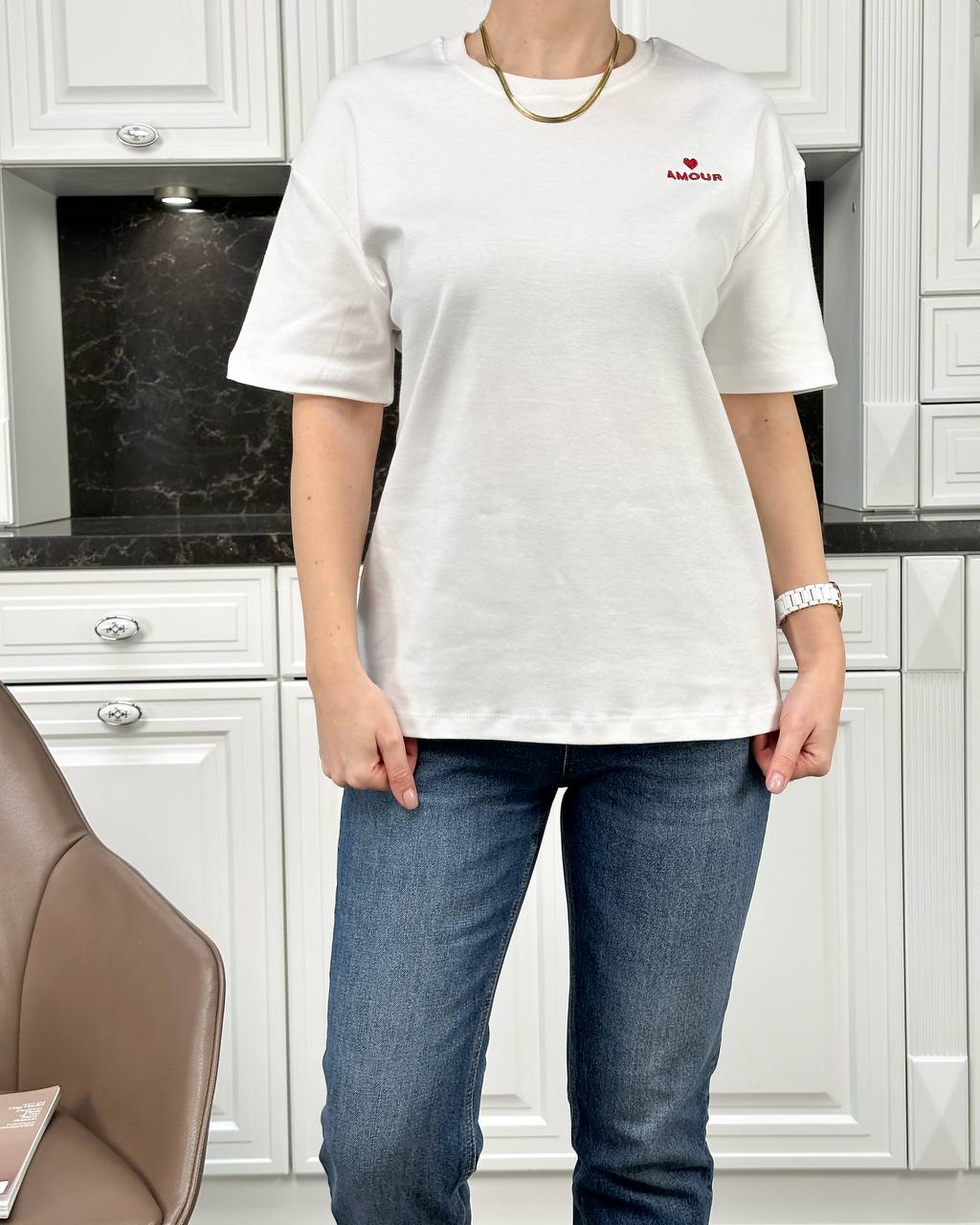 photo_2026-02-15_11-31-59 Женская Базовая Белая Футболка Свободного Кроя с Маленькой Вышивкой