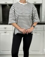 Женская Объемная Белая Футболка Оверсайз в Черную Полоску