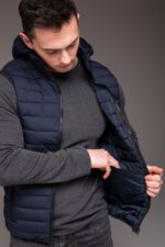 Мужская Базовая Стеганая Темно-Синяя Жилетка Безрукавка с Капюшоном