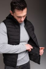 Мужская Базовая Стеганая Черная Жилетка Безрукавка с Капюшоном