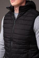 Мужская Базовая Стеганая Черная Жилетка Безрукавка с Капюшоном